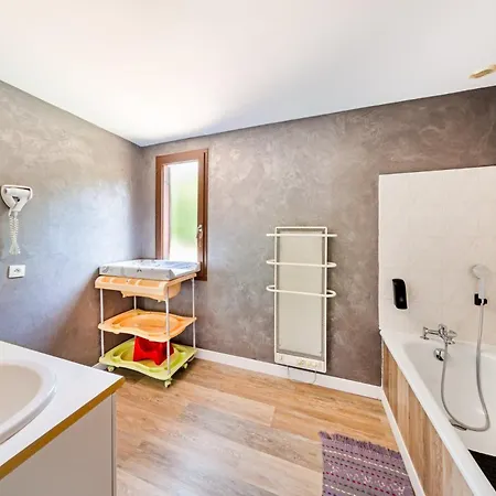 Regisland Gentiane - Piscine, Sauna Et *